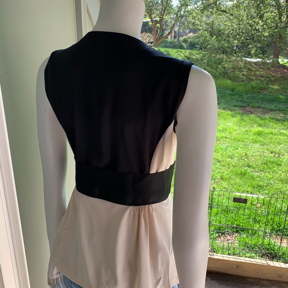 Colorblock Top - Picture 3 of 8